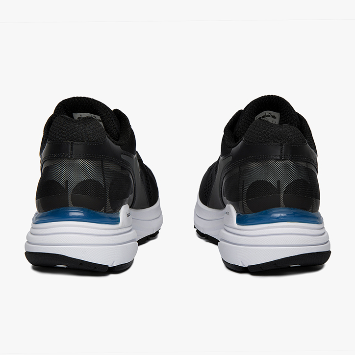 diadora mythos blushield hip 3