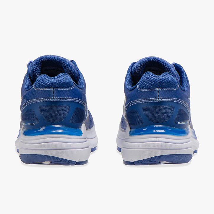 diadora mythos blushield 3