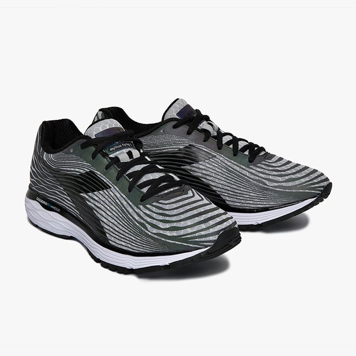 diadora mythos blushield hip 3